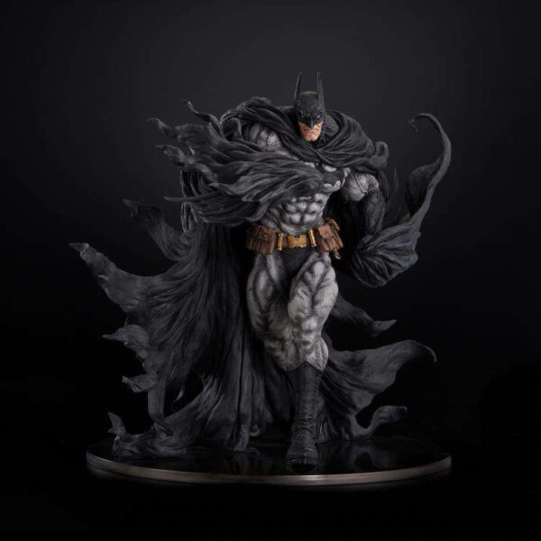 Sofbinal Batman Hard Black Ver. Statue